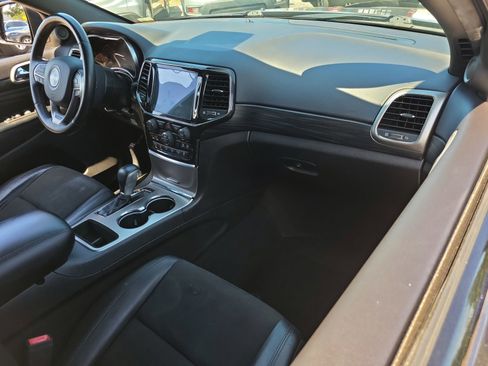 Used 2021 Jeep Grand Cherokee Laredo X RWD image 14
