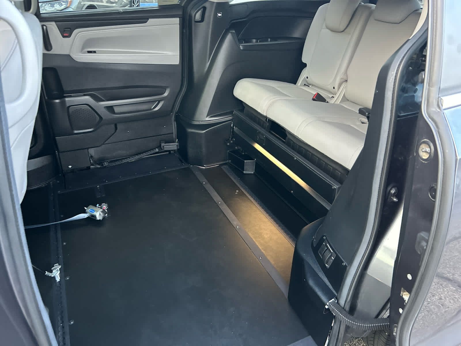 Used 2024 Honda Odyssey EX-L image 23