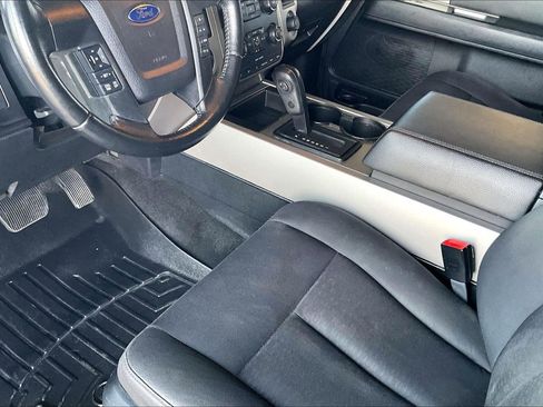 Used 2017 Ford Expedition XLT image 14