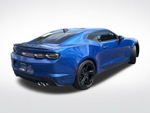 Used 2022 Chevrolet Camaro LT w/ Technology Package RWD image 7