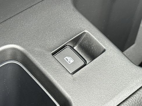 New 2026 Nissan Pathfinder SV image 30