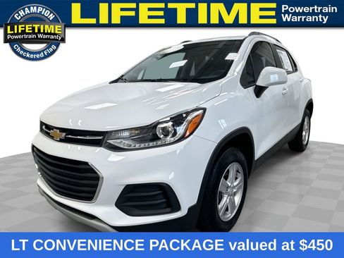 Certified 2022 Chevrolet Trax LT w/ LT Convenience Package AWD/4WD image 1