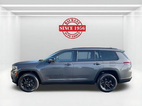 Used 2024 Jeep Grand Cherokee L Laredo image 9