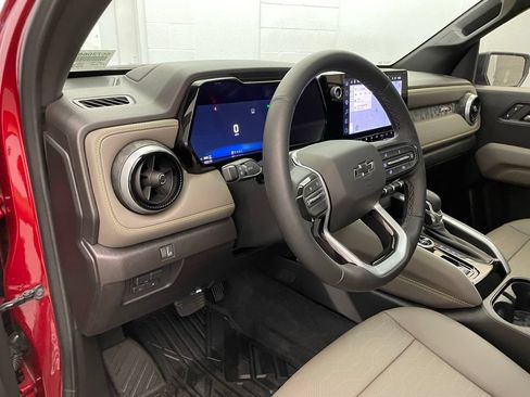 Used 2026 Chevrolet Colorado ZR2 w/ Technology Package AWD/4WD image 24