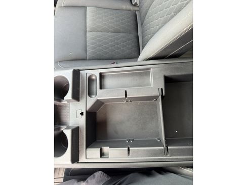 Used 2019 Nissan Titan SV AWD/4WD image 35