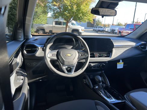 New 2026 Chevrolet TrailBlazer LT w/ LT Cold Weather Package FWD image 16