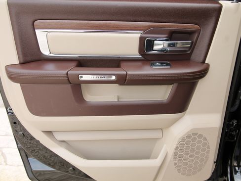 Used 2017 RAM 2500 Laramie w/ Convenience Group image 46