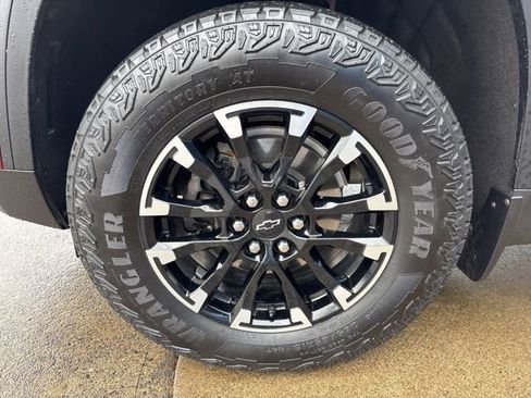 Used 2024 Chevrolet Traverse Z71 w/ Enhanced Driving Package image 10