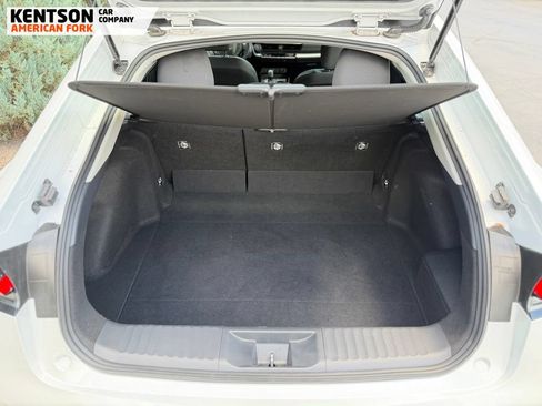 Used 2026 Toyota Prius LE FWD image 31
