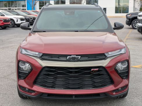 Used 2023 Chevrolet TrailBlazer RS w/ Sun and Liftgate Package image 9