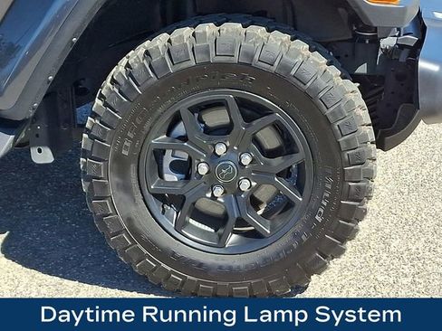 Used 2025 Jeep Gladiator Sport AWD/4WD image 29