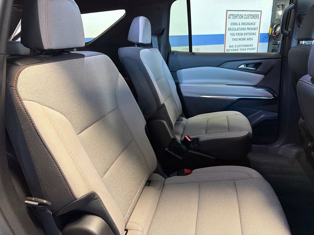Used 2026 Chevrolet Traverse LT w/ Driver Confidence Package AWD/4WD image 29