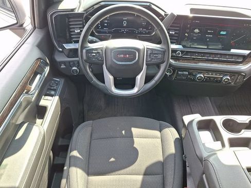 Used 2024 GMC Sierra 1500 SLE w/ Preferred Package AWD/4WD image 3
