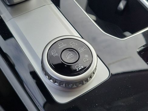 New 2025 Mitsubishi Outlander SE image 20