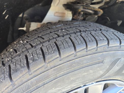 Used 2023 Nissan Rogue S image 13