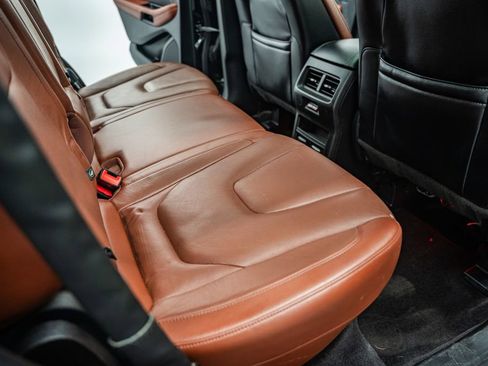 Used 2015 Ford Edge Titanium w/ Equipment Group 302A image 32