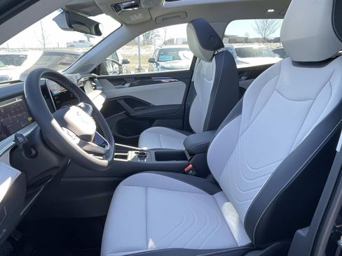 New 2026 Volkswagen Tiguan SE AWD/4WD image 18
