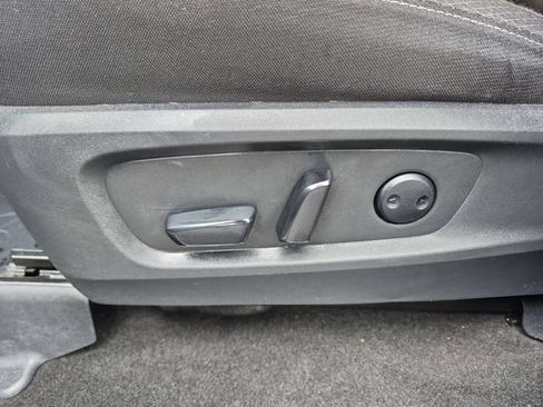 Used 2024 Nissan Pathfinder SV AWD/4WD image 13