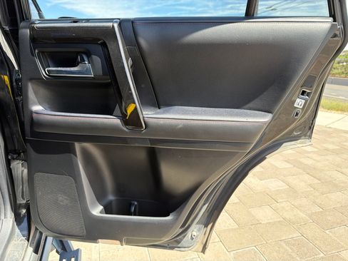 Used 2023 Toyota 4Runner TRD Off-Road Premium w/ Moonroof Package AWD/4WD image 23