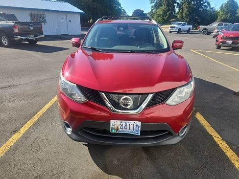 Used 2019 Nissan Rogue Sport SV w/ Technology Package AWD/4WD image 3