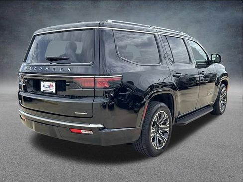 Used 2024 Jeep Wagoneer Series II w/ Flexible Seating Group RWD image 9
