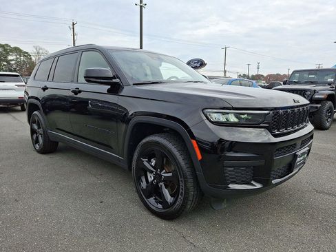 Certified 2022 Jeep Grand Cherokee L Laredo image 3