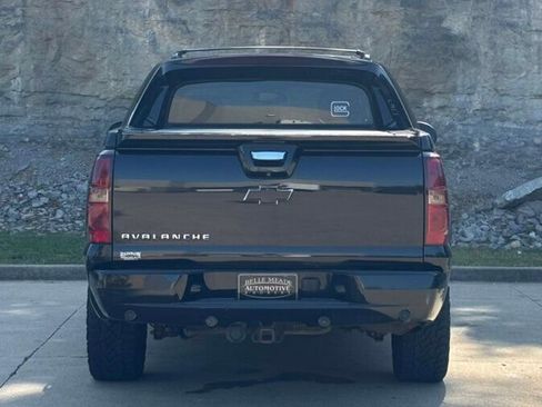 Used 2013 Chevrolet Avalanche LT image 8