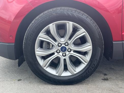 Used 2019 Ford Edge Titanium w/ Equipment Group 301A AWD/4WD image 28