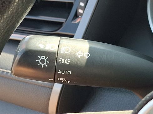 Certified 2022 Toyota Camry LE FWD image 27