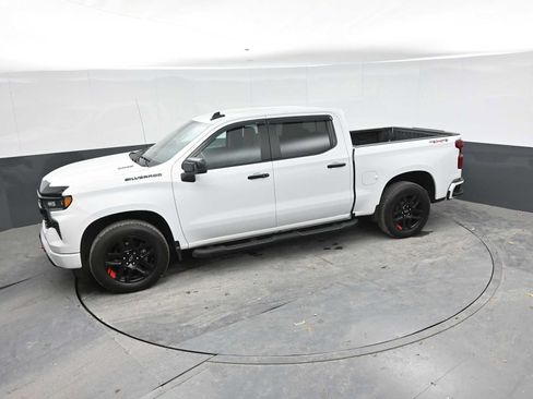 Used 2023 Chevrolet Silverado 1500 RST w/ Redline Edition AWD/4WD image 13