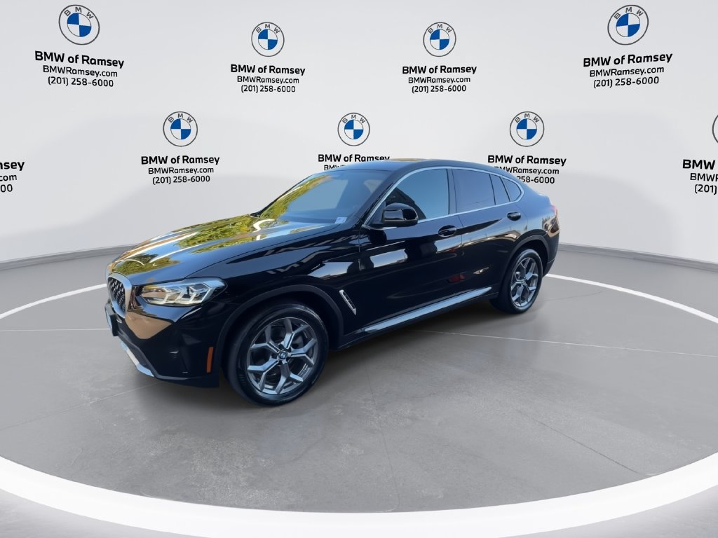 Used 2024 BMW X4 xDrive30i w/ Premium Package AWD/4WD image 4