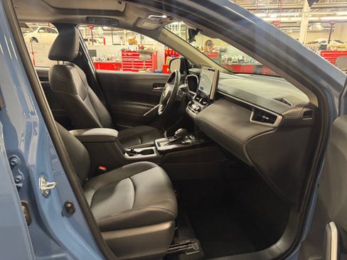 Certified 2026 Toyota Corolla Cross XLE w/ Convenience Package FWD image 19