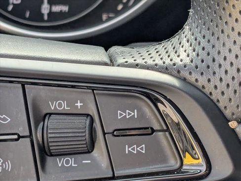 Used 2023 Alfa Romeo Giulia Veloce image 11