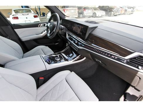 Used 2024 BMW X7 xDrive40i w/ Climate Comfort Package AWD/4WD image 28
