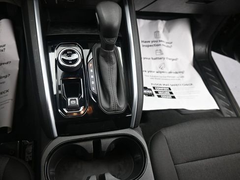 Used 2023 Chevrolet Colorado Trail Boss image 17