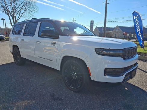 Used 2024 Jeep Grand Wagoneer L Series II w/ Quick Order Packagew 28T image 3