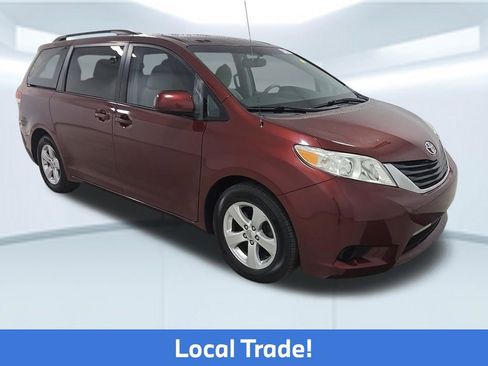 Used 2014 Toyota Sienna LE FWD image 6