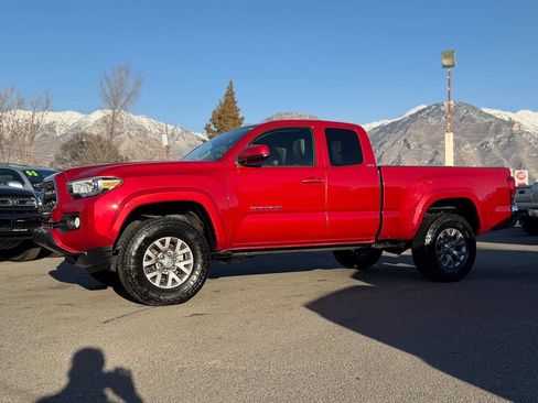 Used 2016 Toyota Tacoma TRD Sport image 63