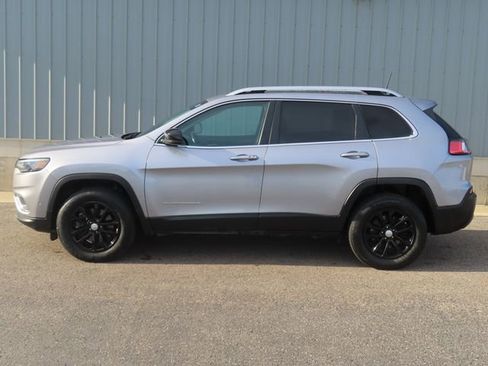 Used 2021 Jeep Cherokee Limited w/ Trailer Tow Group AWD/4WD image 10
