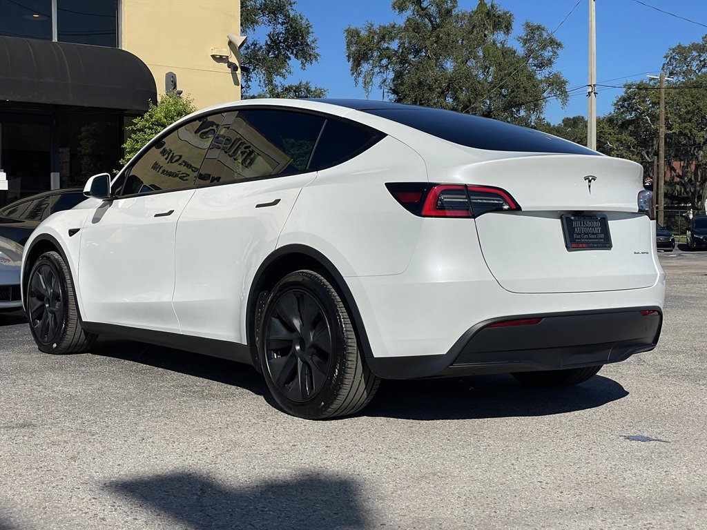 Used 2024 Tesla Model Y Long Range AWD/4WD image 11