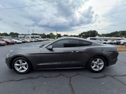 Used 2015 Ford Mustang Coupe RWD image 4