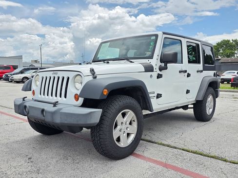 Used 2013 Jeep Wrangler Unlimited Sport AWD/4WD image 3