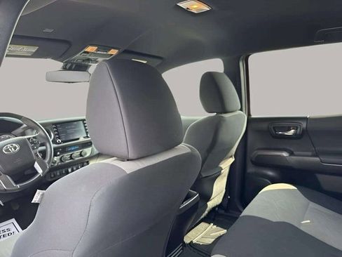 Used 2021 Toyota Tacoma TRD Off-Road image 10