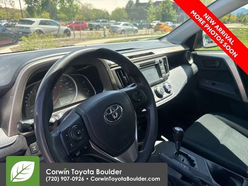 Used 2014 Toyota RAV4 LE AWD/4WD image 10