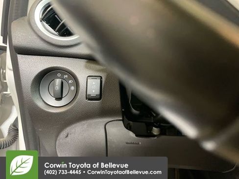 Used 2014 Ford Fiesta SE image 18