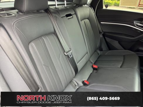 Used 2023 Audi e-tron Premium Plus w/ Premium Plus Package image 24