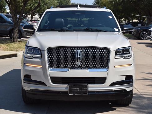 Certified 2024 Lincoln Navigator Premiere AWD/4WD image 3