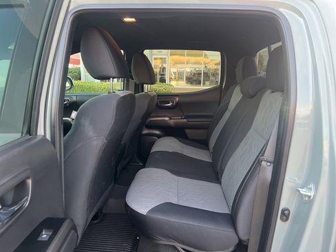 Used 2023 Toyota Tacoma TRD Sport image 13