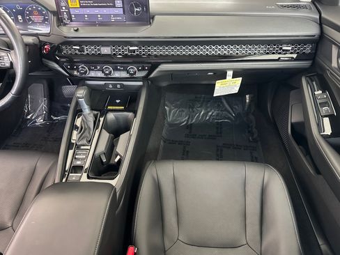 Used 2025 Honda Accord Touring image 30