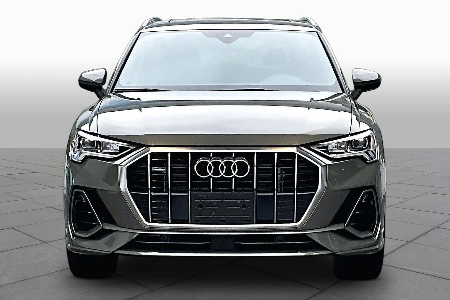 Used 2023 Audi Q3 2.0T Premium w/ Convenience Package AWD/4WD image 3